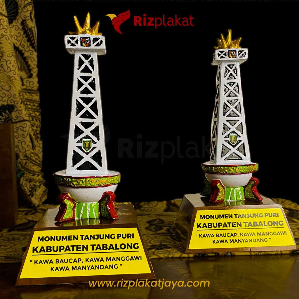 PLAKAT FIBER MONUMEN TANJUNG PURI KABUPATEN TABALONG