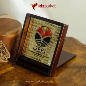 PLAKAT KAYU UNIV