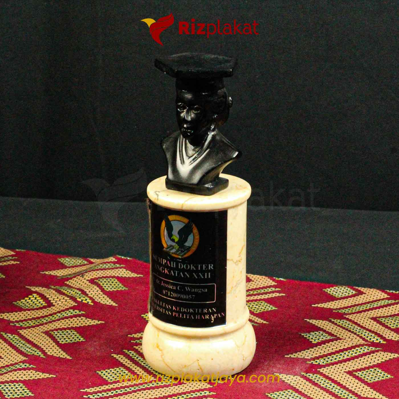 PLAKAT MARMER SUMPAH DOKTER