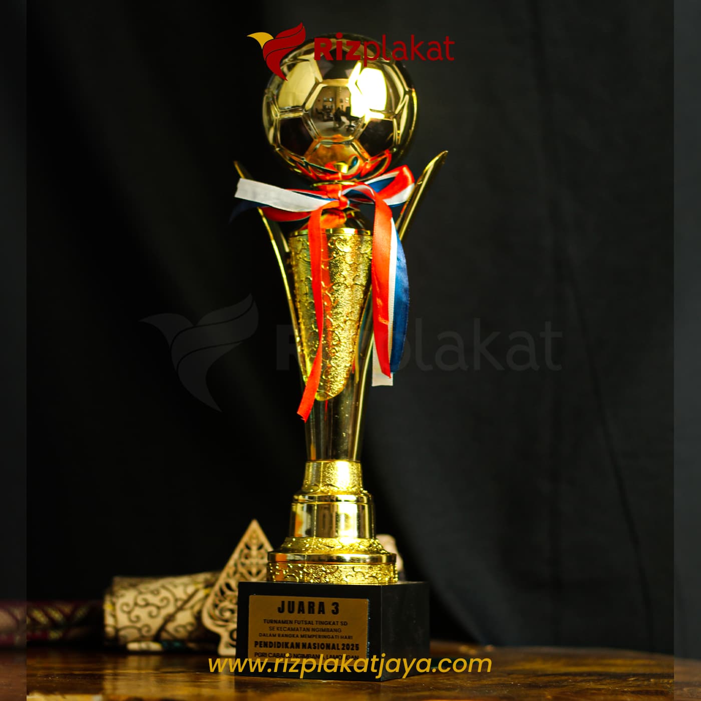 Plakat Logam Trophy Sepak Bola 